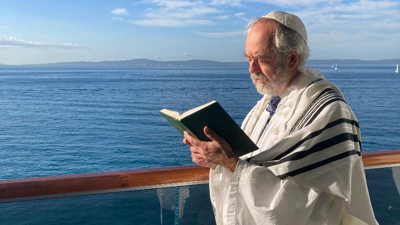 Rabbi Romain all at sea on Yom Kippur - The Jewish Chronicle - The ...