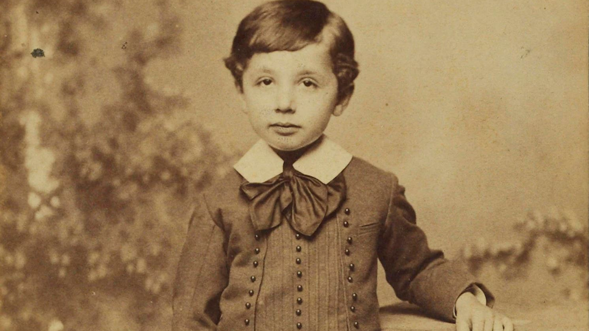 Rare letters from Albert Einstein to his sister Maja to be auctioned by ...